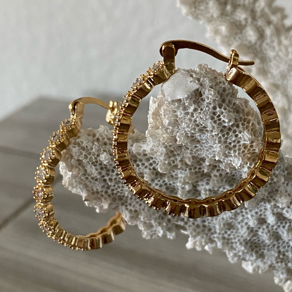 💥FINAL SALE💥Gold Filled Cubic Zirconia Hoop